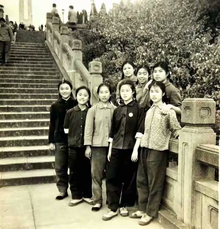 老照片里的岁月 - 银行宣传队小记