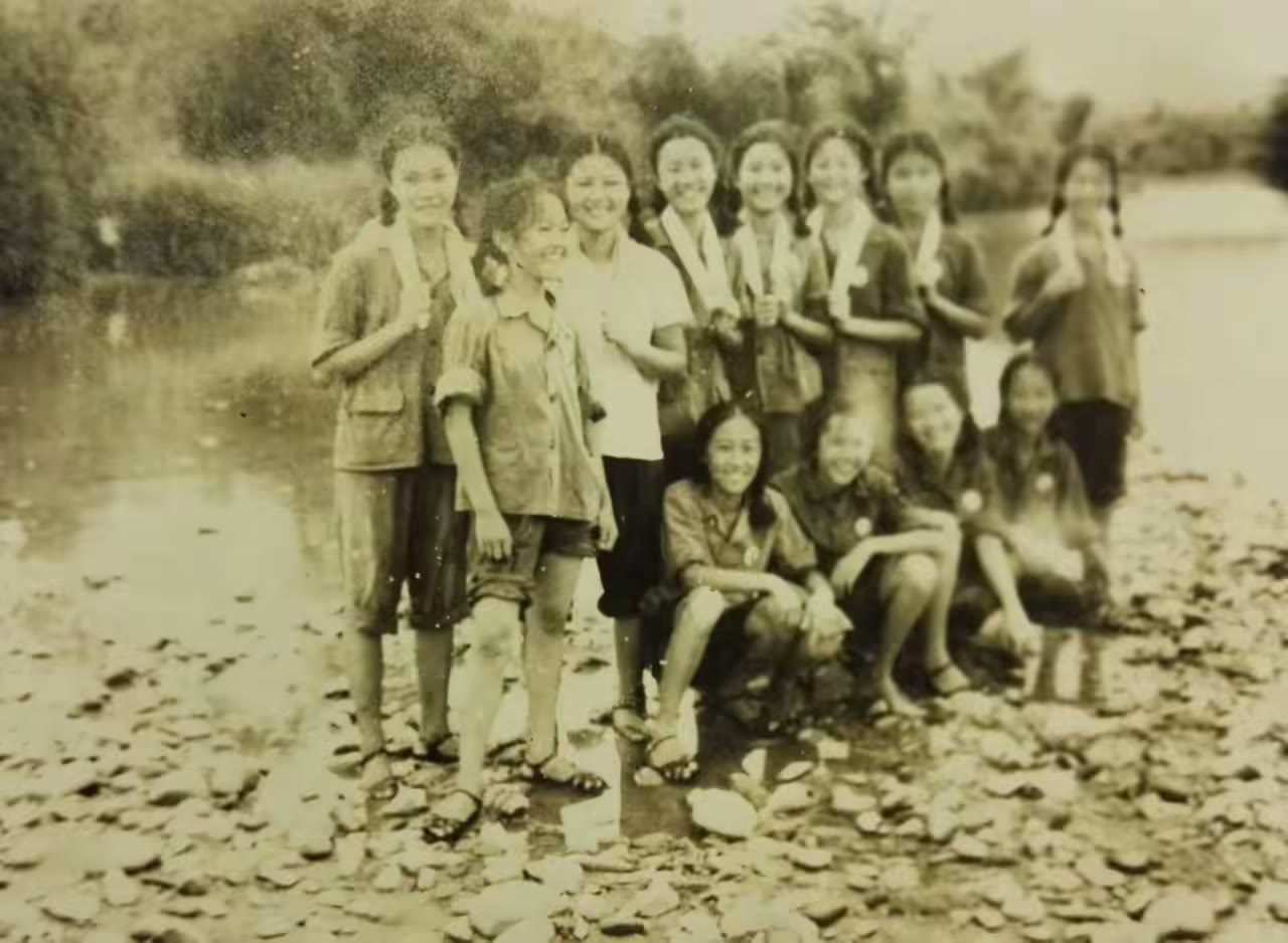 老照片里的岁月 - 银行宣传队小记