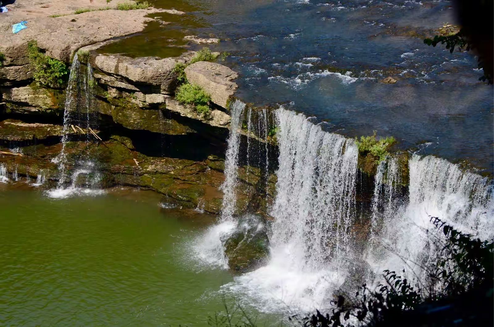下午前往Rock Island State Park。这是公园里的第一个瀑布:Big Falls