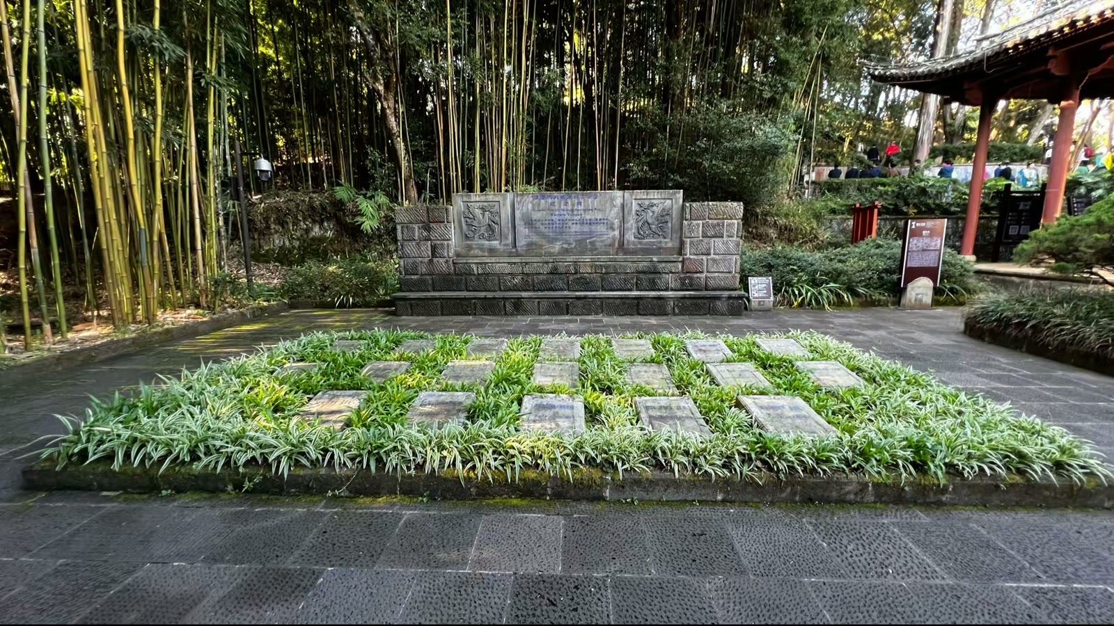 腾冲国殇墓园一瞥