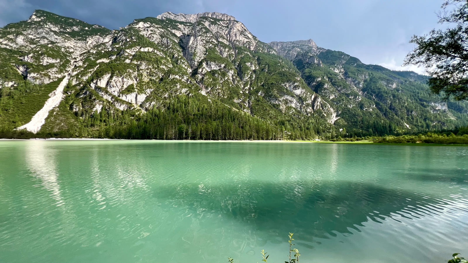 意大利多洛米蒂的高山湖泊