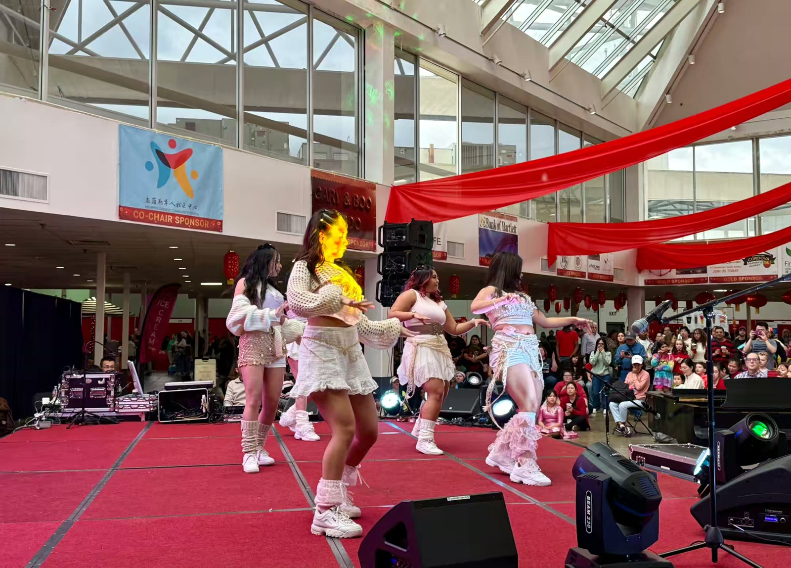 走马观花逛庙会