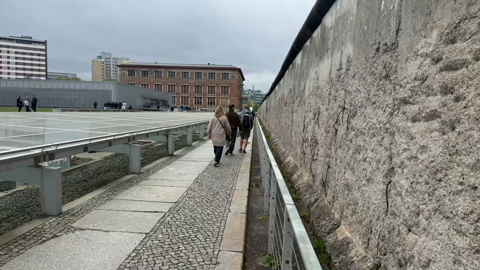 中欧四城漫步行 街头巷尾皆是景