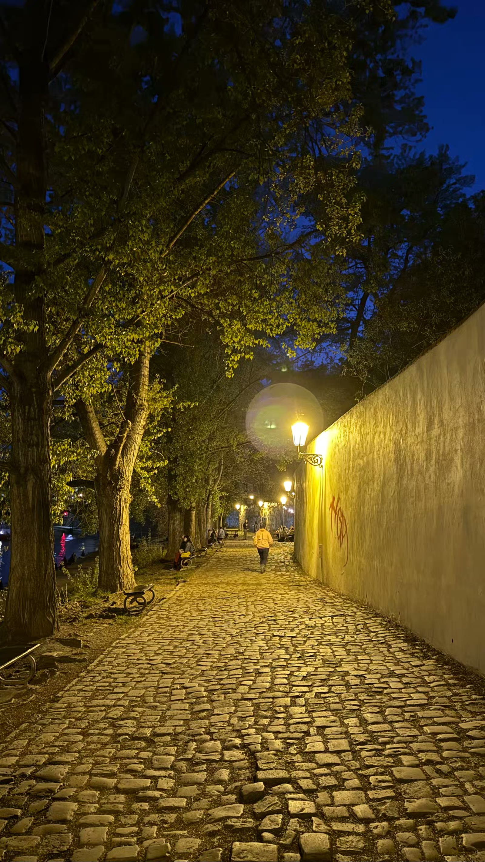 中欧四城漫步行 街头巷尾皆是景