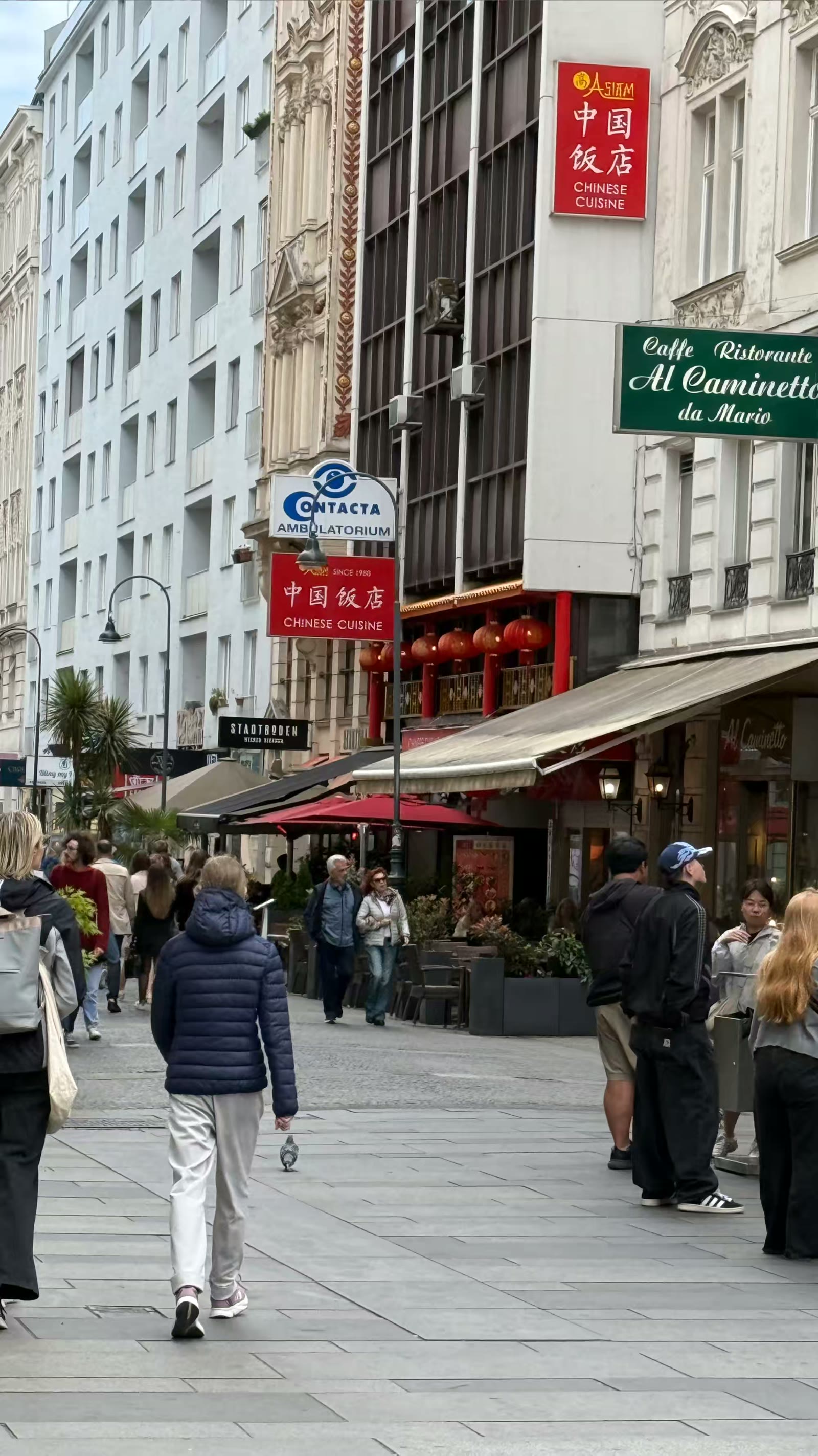 中欧四城漫步行 街头巷尾皆是景
