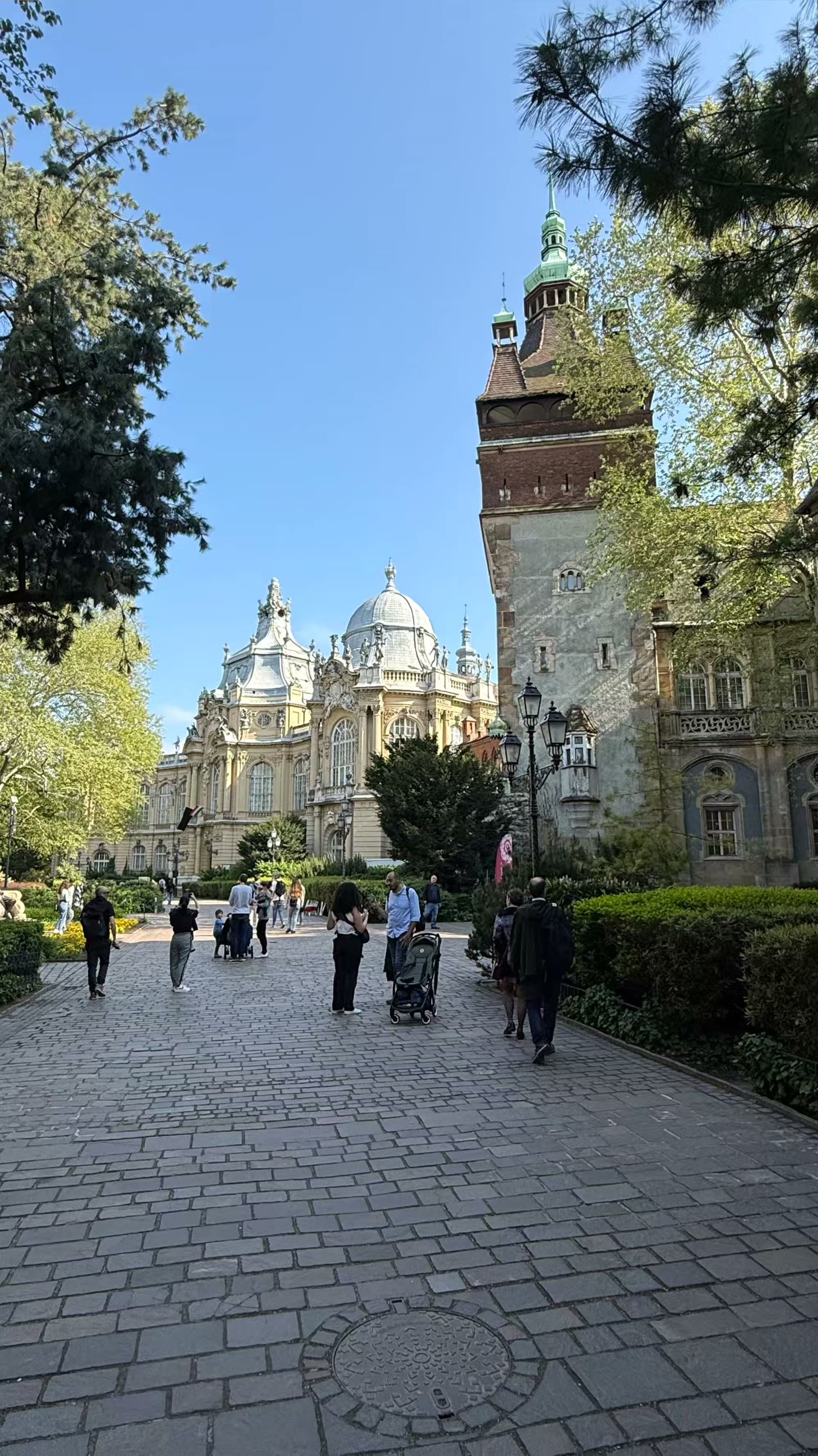 中欧四城漫步行 街头巷尾皆是景