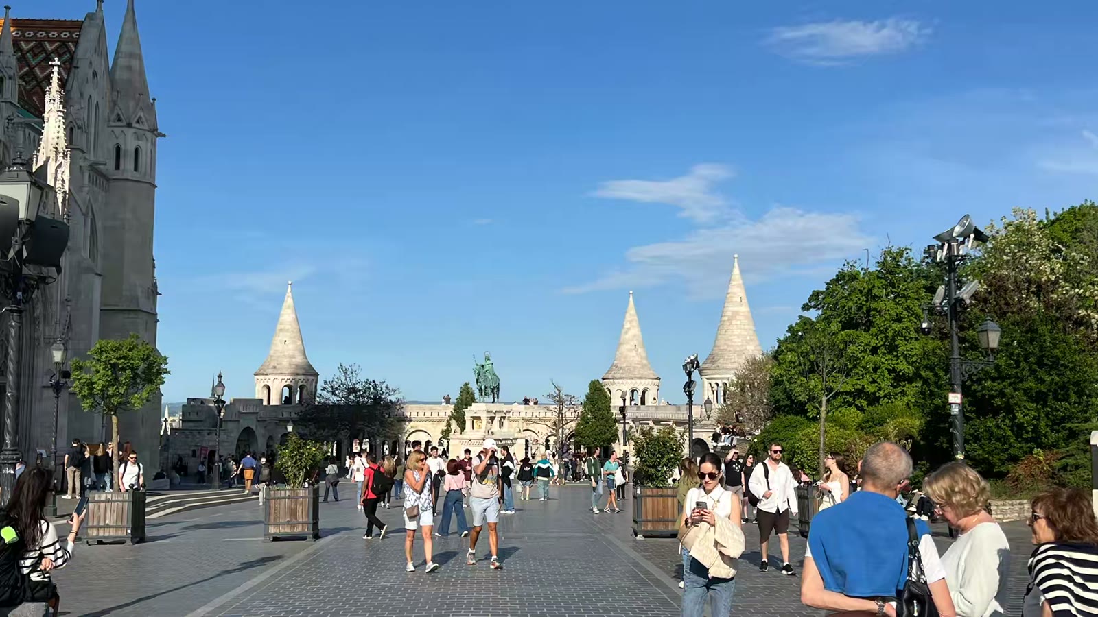 中欧四城漫步行 街头巷尾皆是景