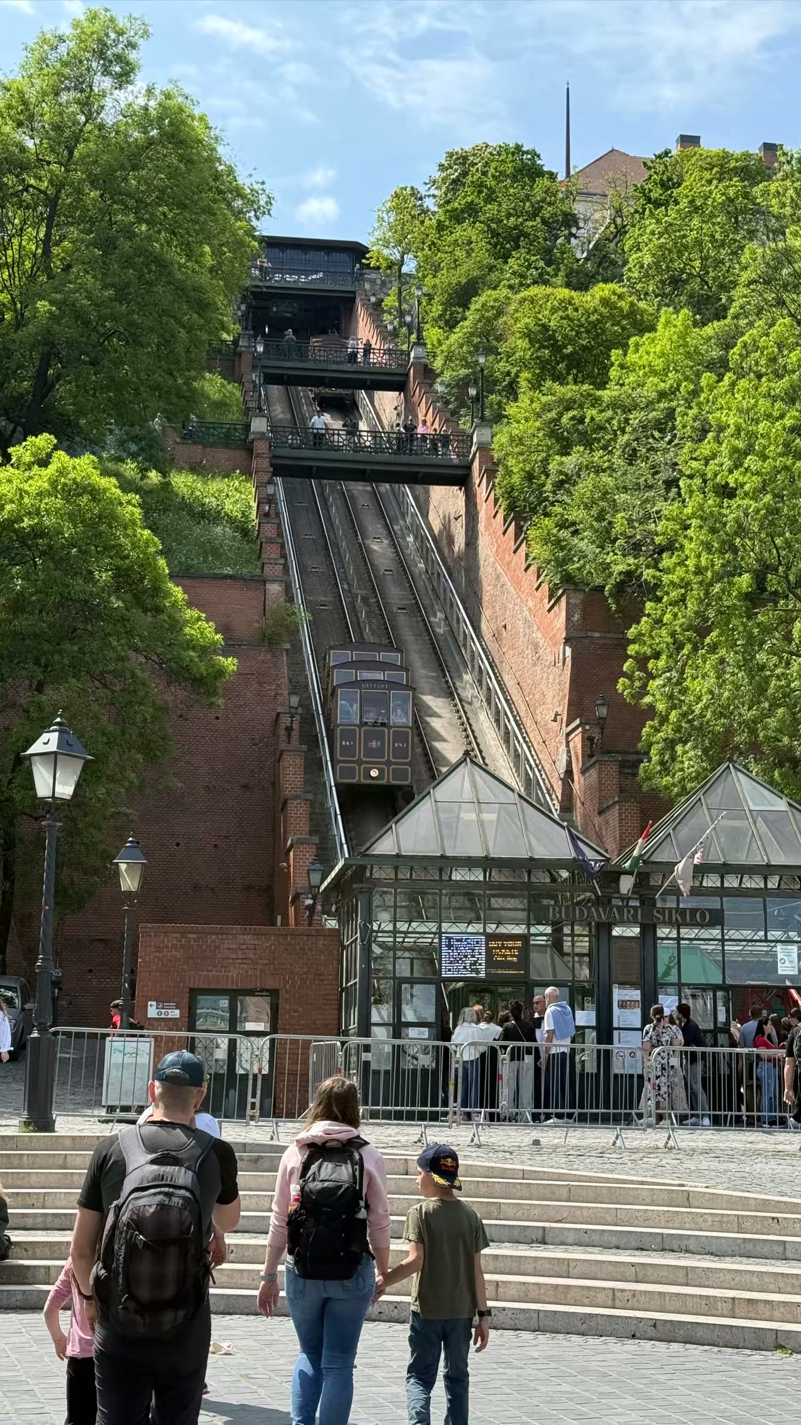 中欧四城漫步行 街头巷尾皆是景