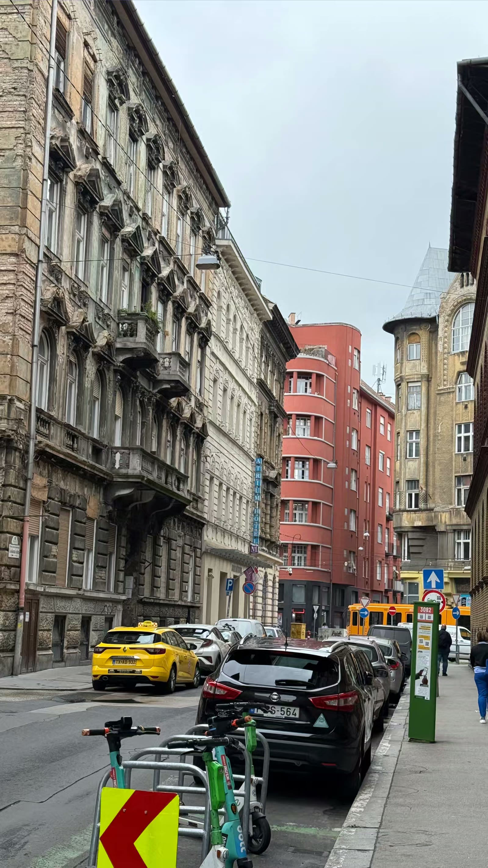 中欧四城漫步行 街头巷尾皆是景