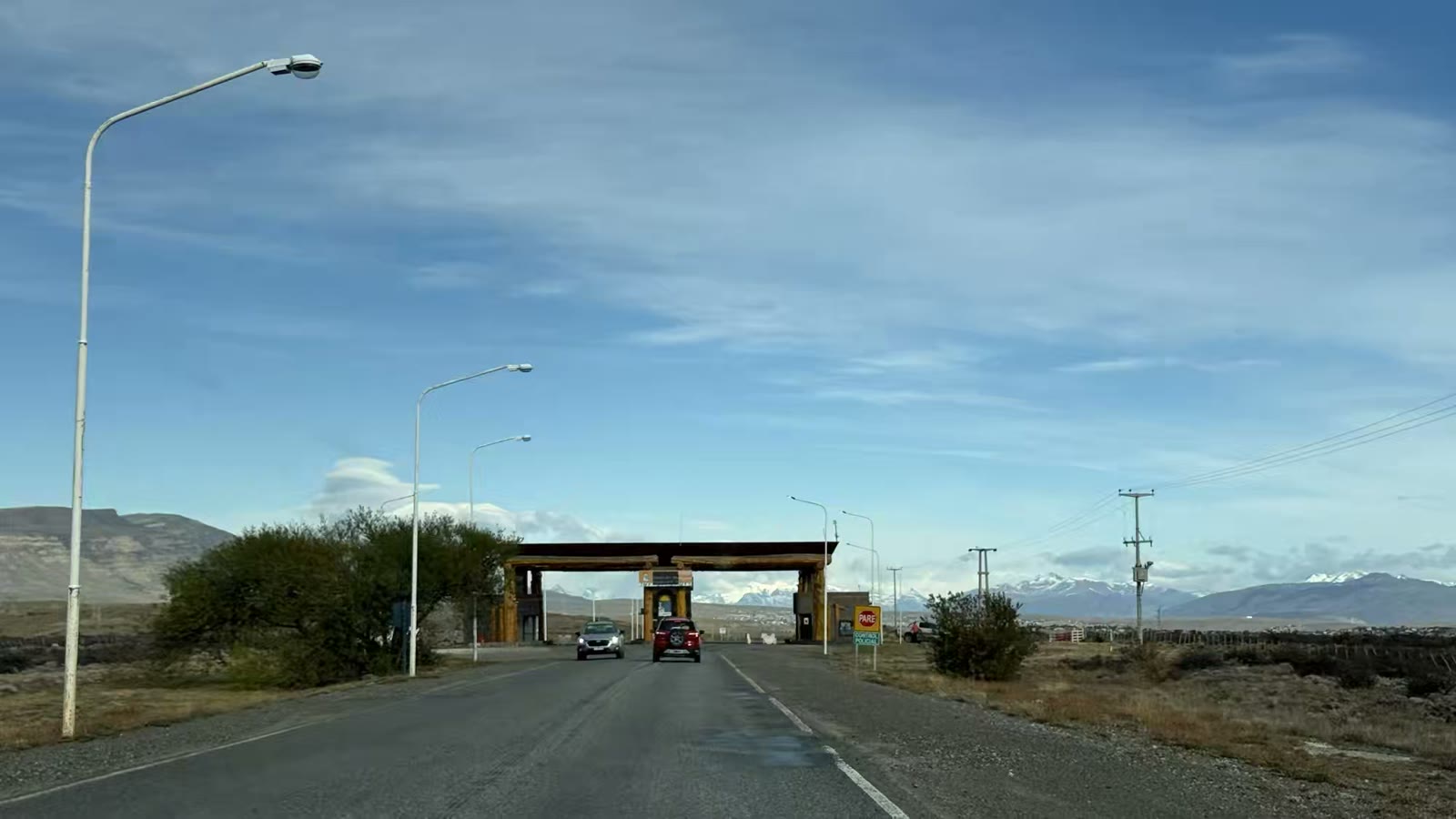 上午十一点多半回到小镇El Calafate。