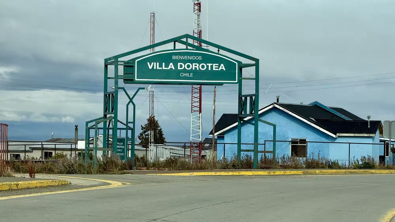 二十多分钟后向智利城市纳塔莱斯港(Puerto Natales)进发。