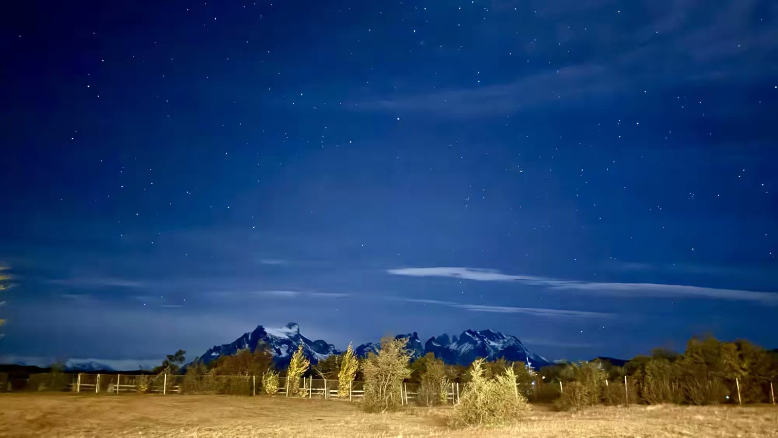 4月10日，清晨6:38 am 星光点点。无风无雨。