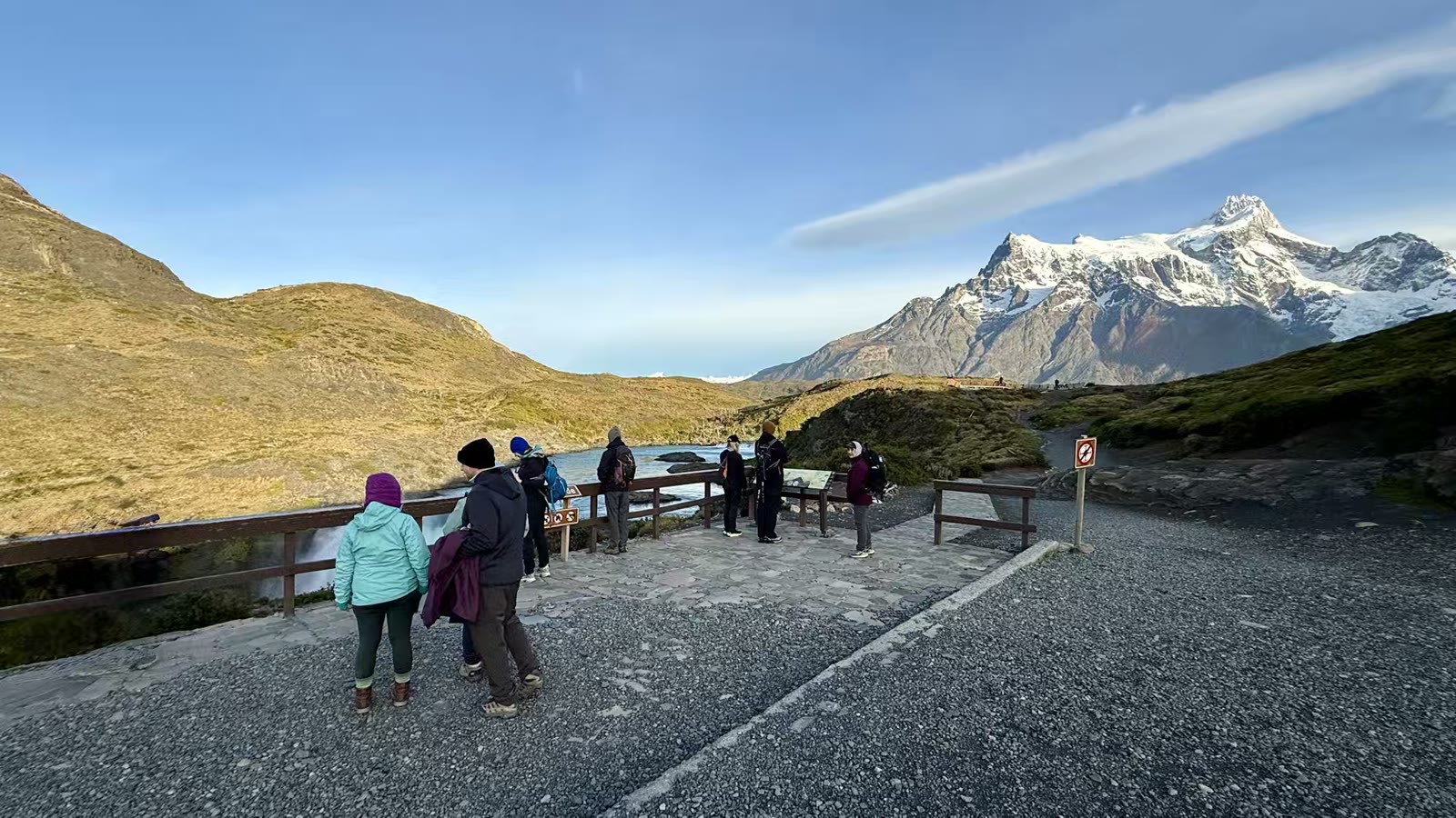 上午九点多到达大瀑布观景台。