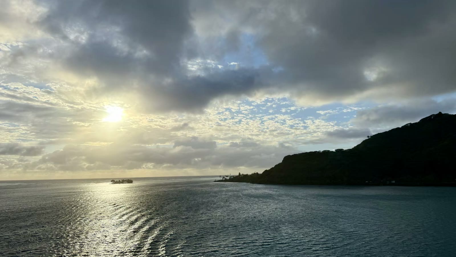 第二天:胡阿希内岛(Huahine)